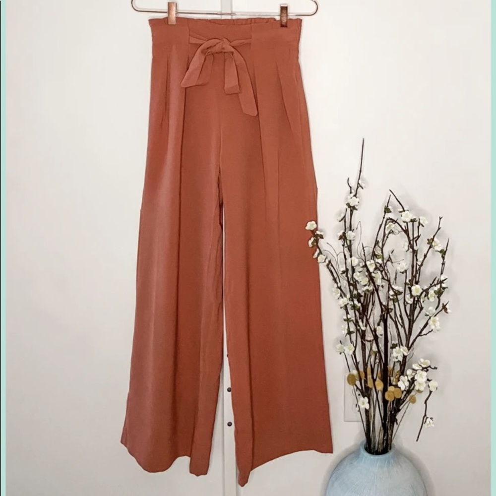 Wide leg pants with tie belt
